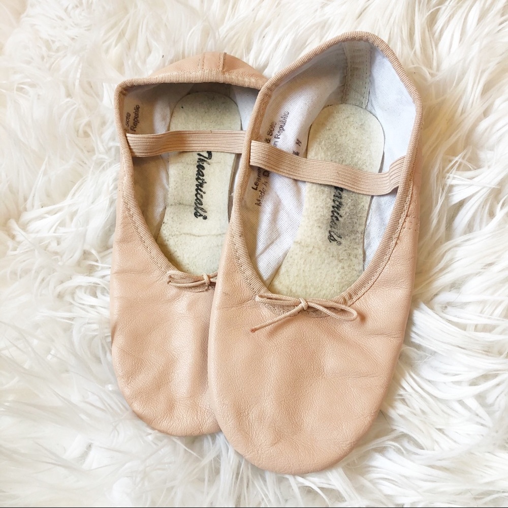 Girls’ full sole ballet slippers, size 2.5